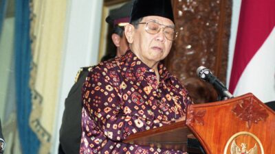 Bagaimana Pandangan Secara Politik Tentang Pembubaran Departemen Penerangan Pada Era Pemerintahan Presiden Gus Dur ? Inilah Jawabannya