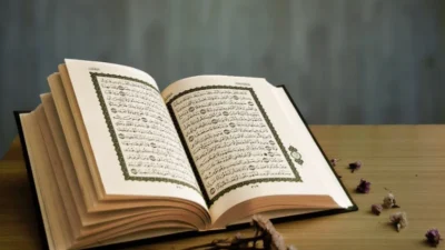 Jelaskan Pahala Membaca Alquran, Dalil serta Hadist Shahihnya !