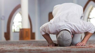 Apakah yang Dimaksud dengan Lalai Mendirikan Salat