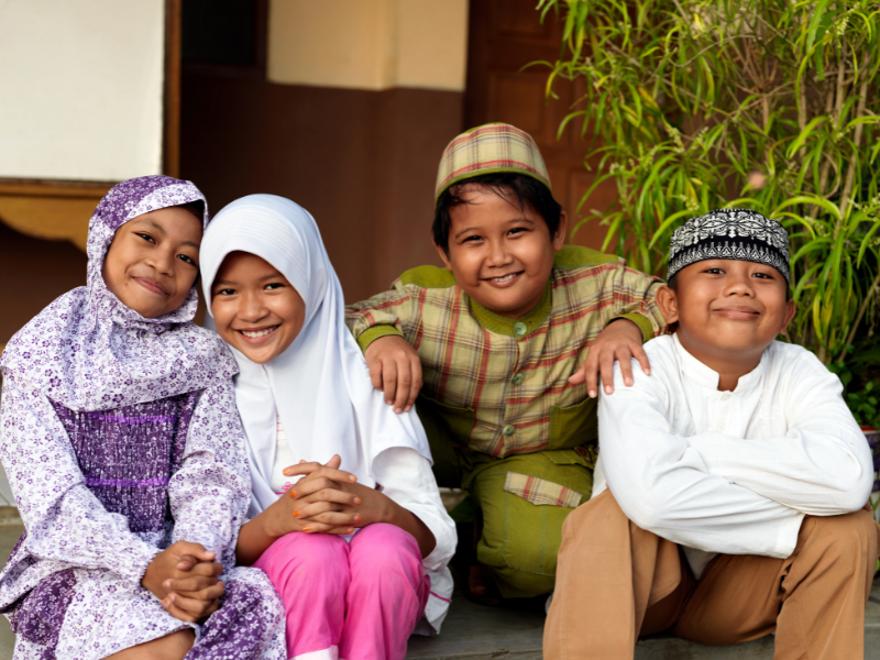 Tuliskan Pengalamanmu tentang Membantu Anak Yatim