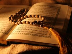 Jelaskan Mengapa Menuntut Ilmu Dianggap Sebagai Kewajiban dalam Islam Disesuaikan dengan Al-qur’an dan Hadits