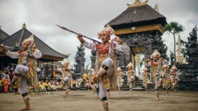 Mengapa Warisan Budaya Tak Benda Bisa Menghilang