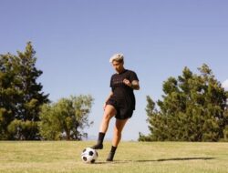 Jelaskan Tujuan Permainan Sepak Bola: Menyatukan Strategi, Teknik, dan Kerjasama Tim