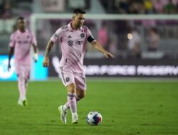 Jelaskan yang Dimaksud dengan Variasi dan Kombinasi Permainan Sepak Bola !